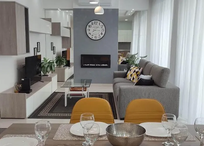 Bright Stylish Apartment