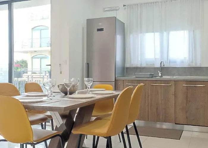 Bright Stylish Apartment